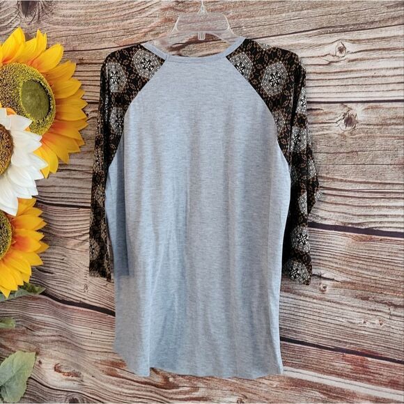 LulaRoe Women's Mid Sleeve top - Picture 2 of 6
